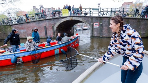 Plastic Fishing  荷蘭運河執垃圾